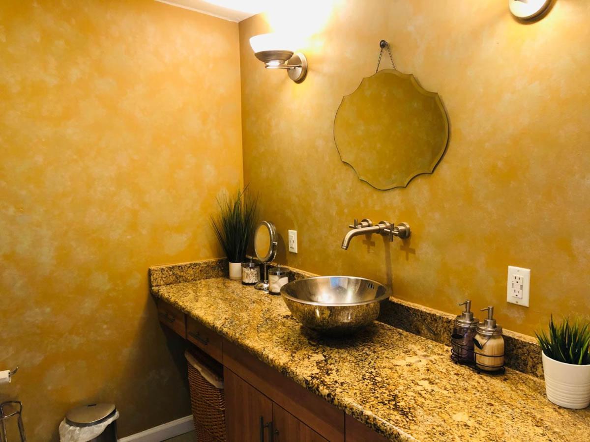 Updated Amazing Bi -Level Condo Minutes From Water Views Of New York City ノース・バーゲン エクステリア 写真