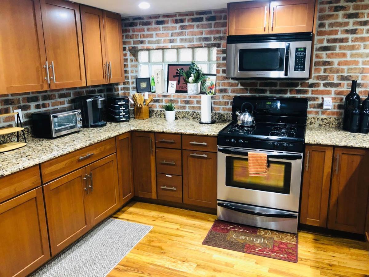 Updated Amazing Bi -Level Condo Minutes From Water Views Of New York City ノース・バーゲン エクステリア 写真